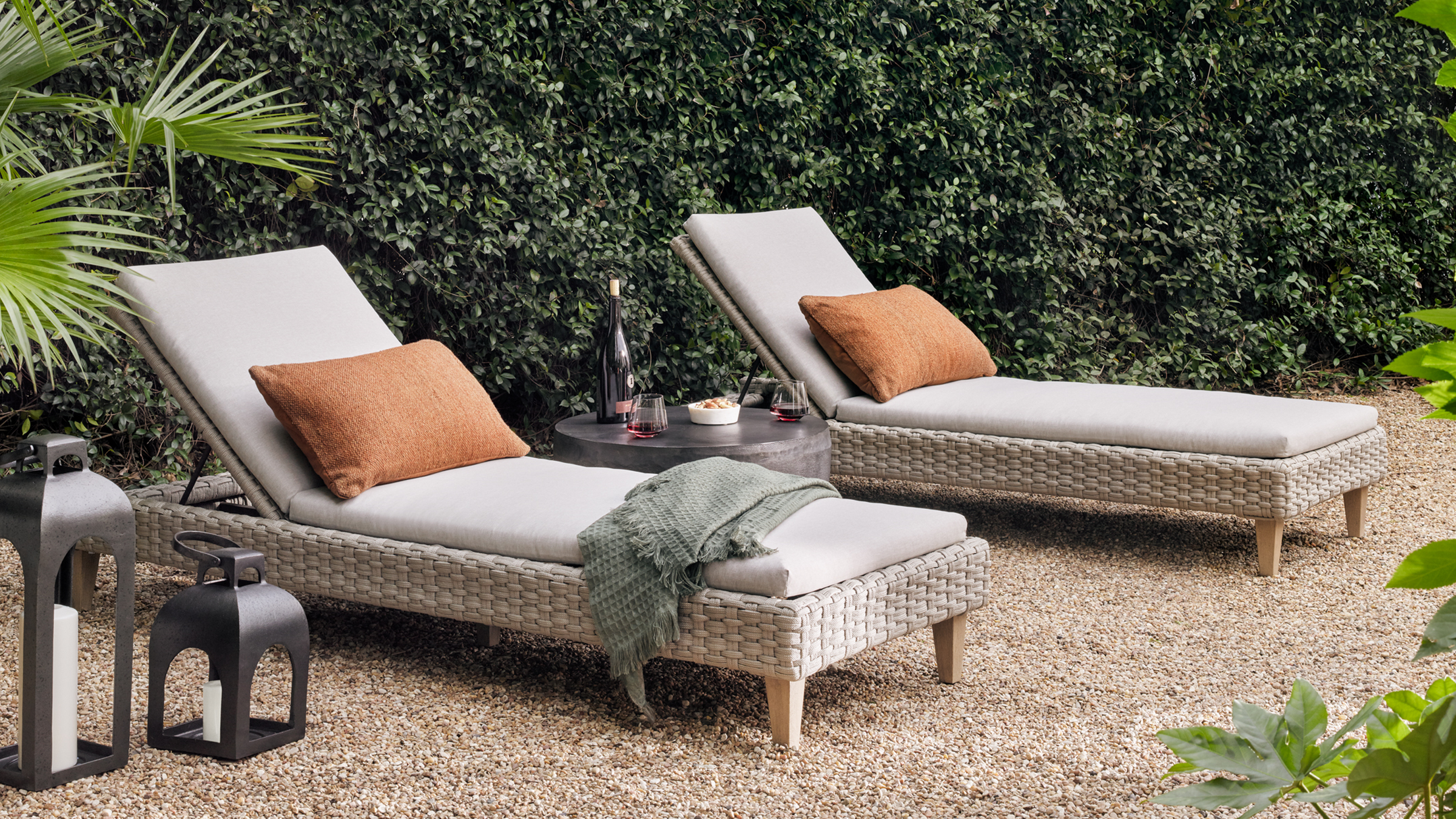 Outdoor Daybeds