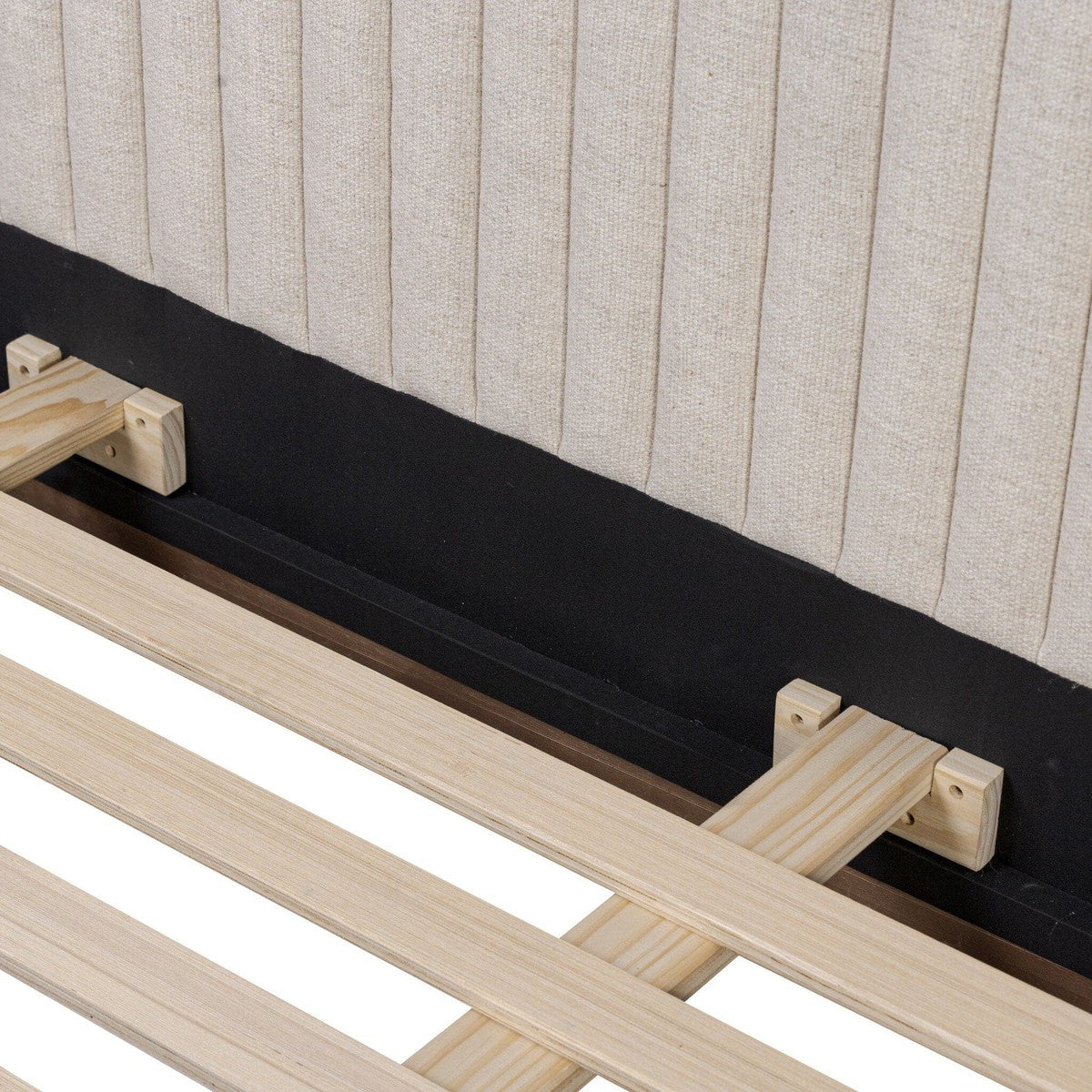 Montgomery Bed - Thames Cream - King