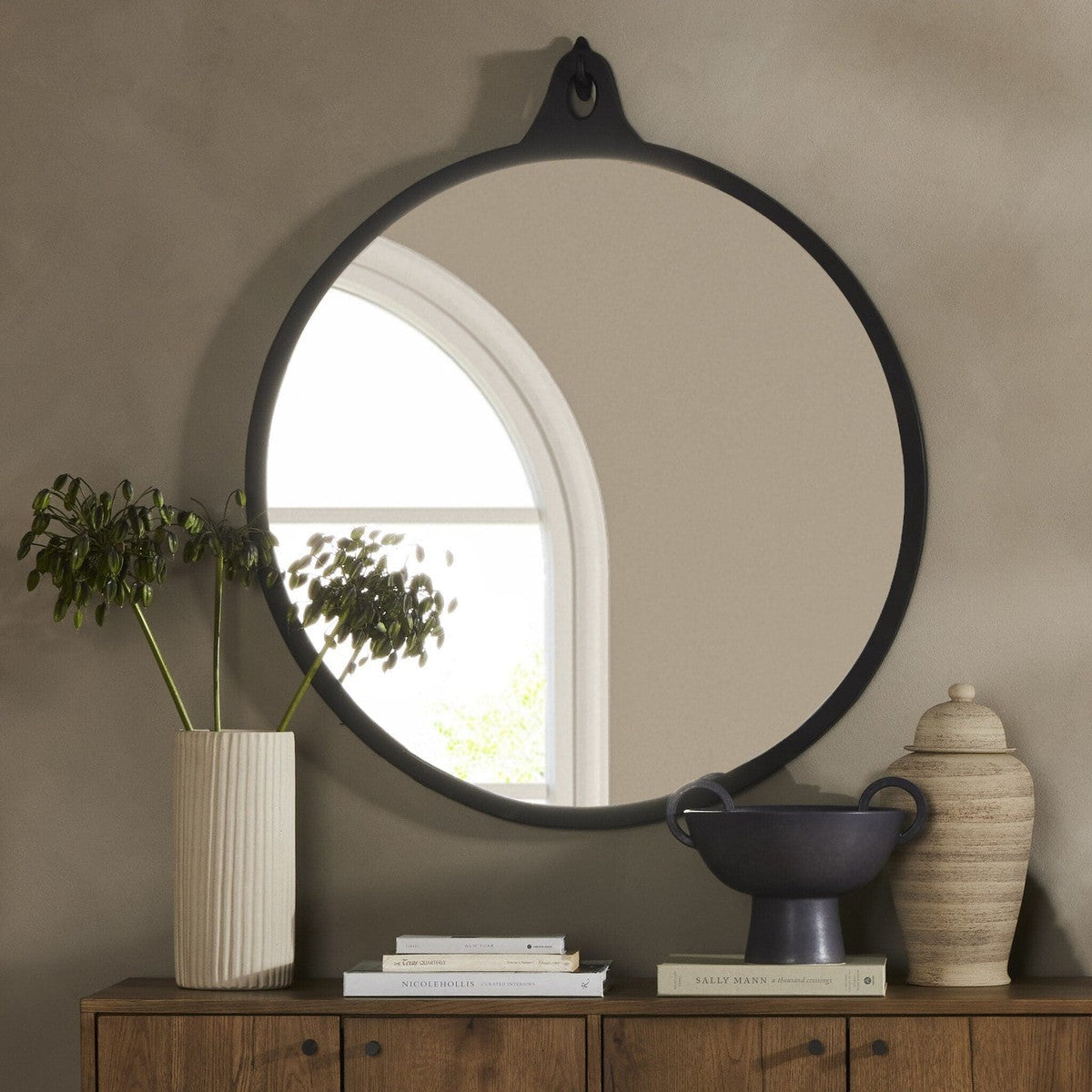 Hyde Round Mirror - Black Aluminum