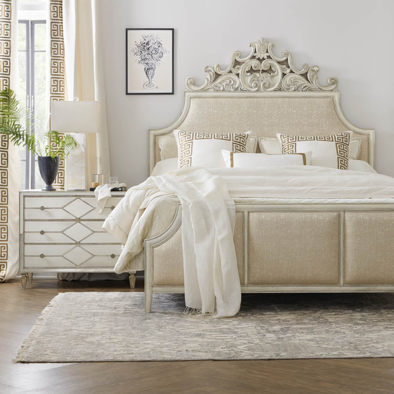 Sanctuary Queen of Diamonds Bachelorette Chest