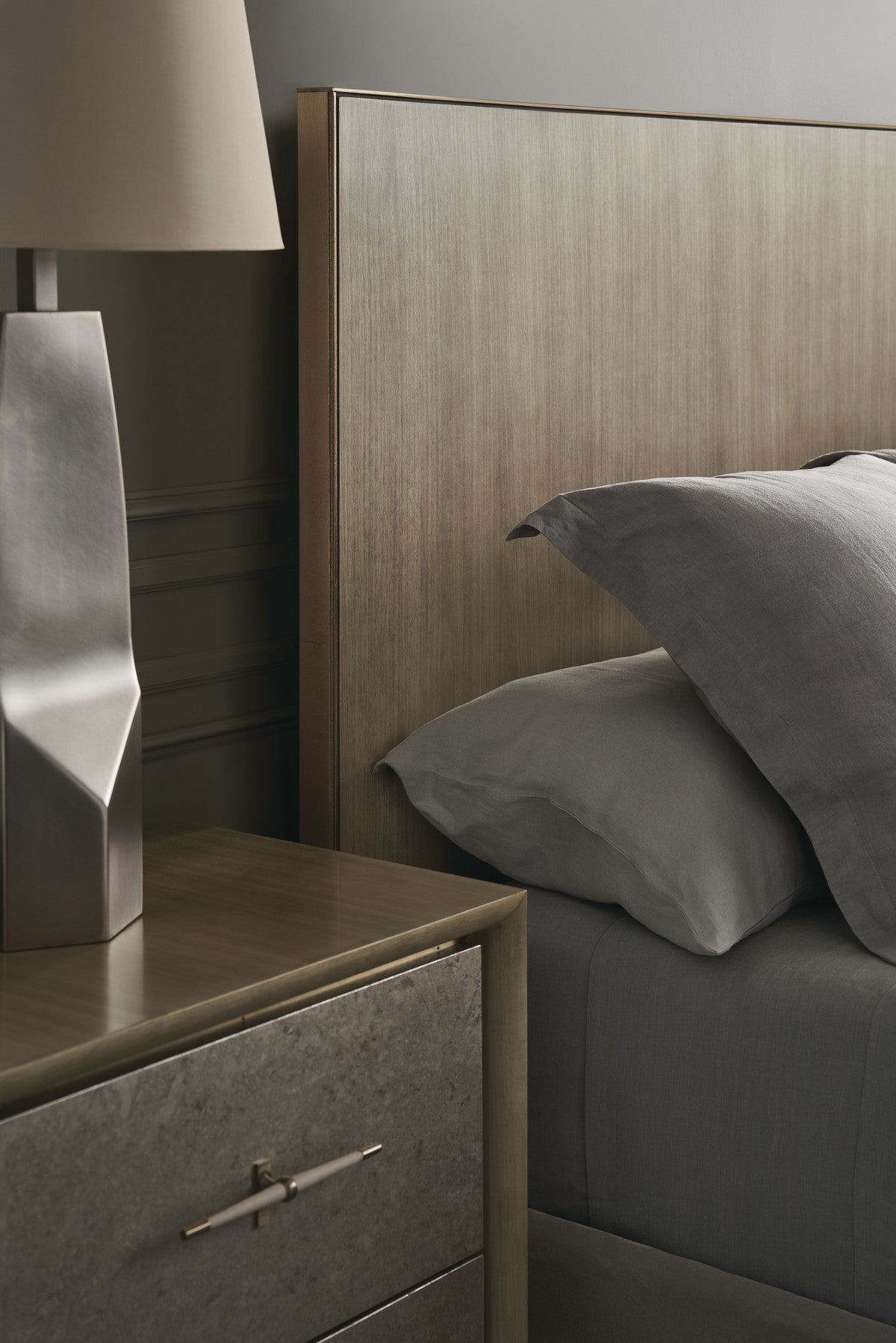 Dream Chaser Bed - Queen  - Beige, Grey, Gold