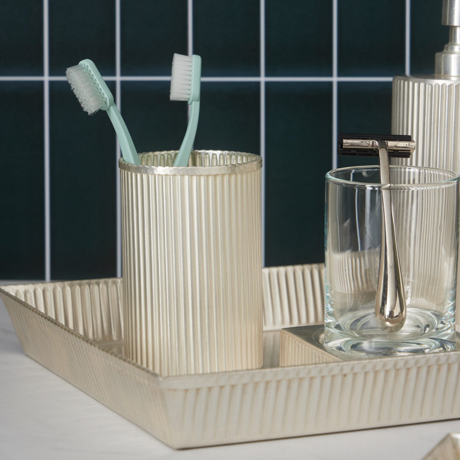 Redon,Matte Silver, Brush Holder, Round Straight, Ribbed Metal