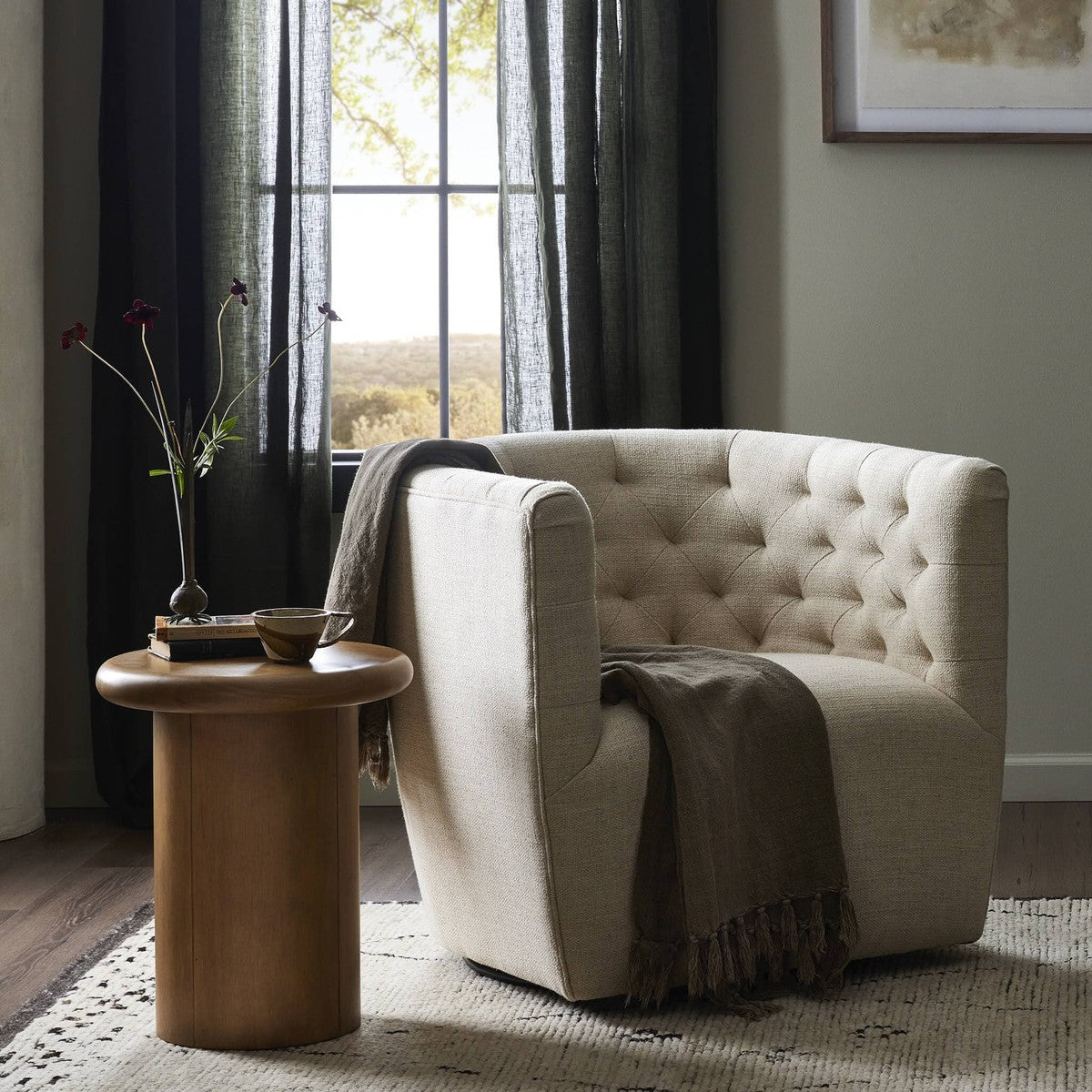 Hanover Swivel Chair - Thames Cream