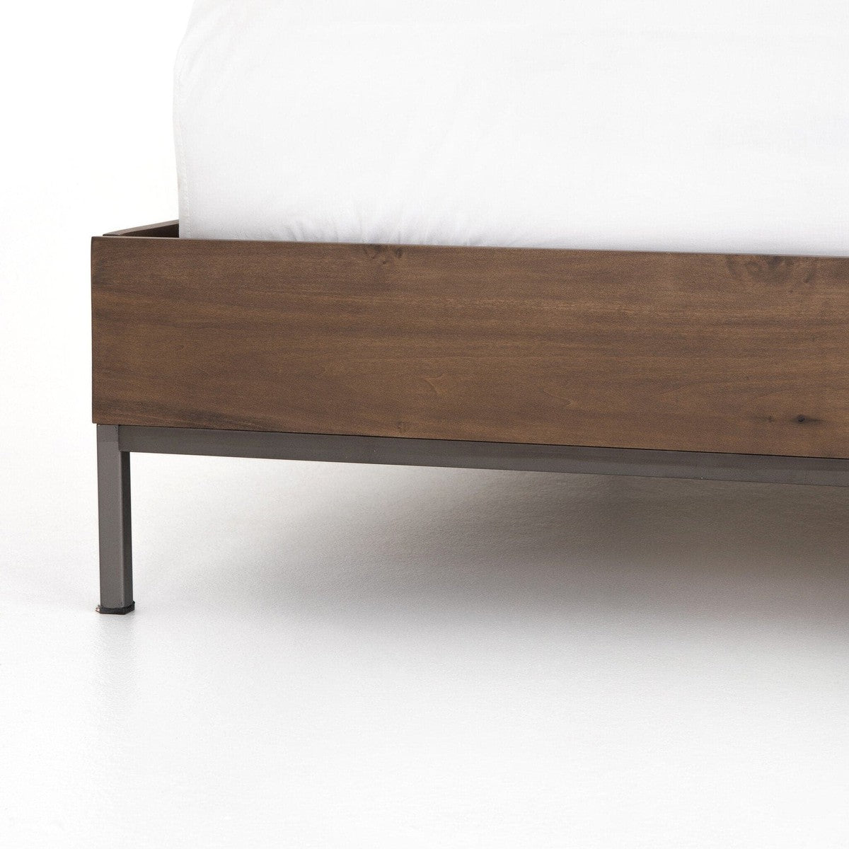 Trey Bed - Auburn Poplar- King