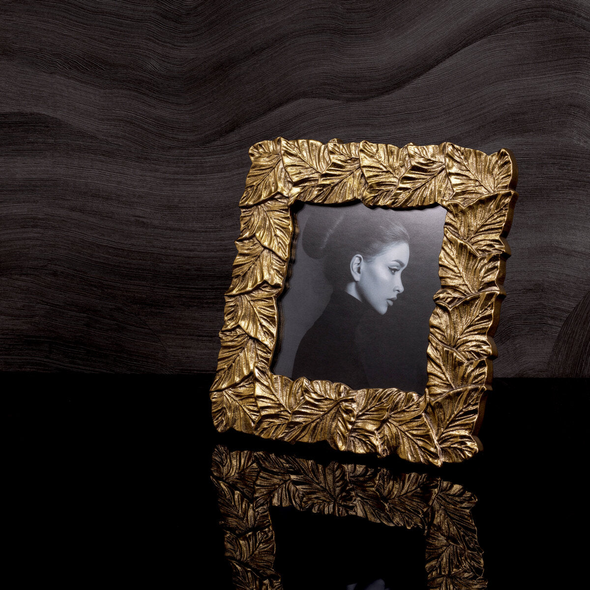 Picture Frame Ivy - Vintage brass finish