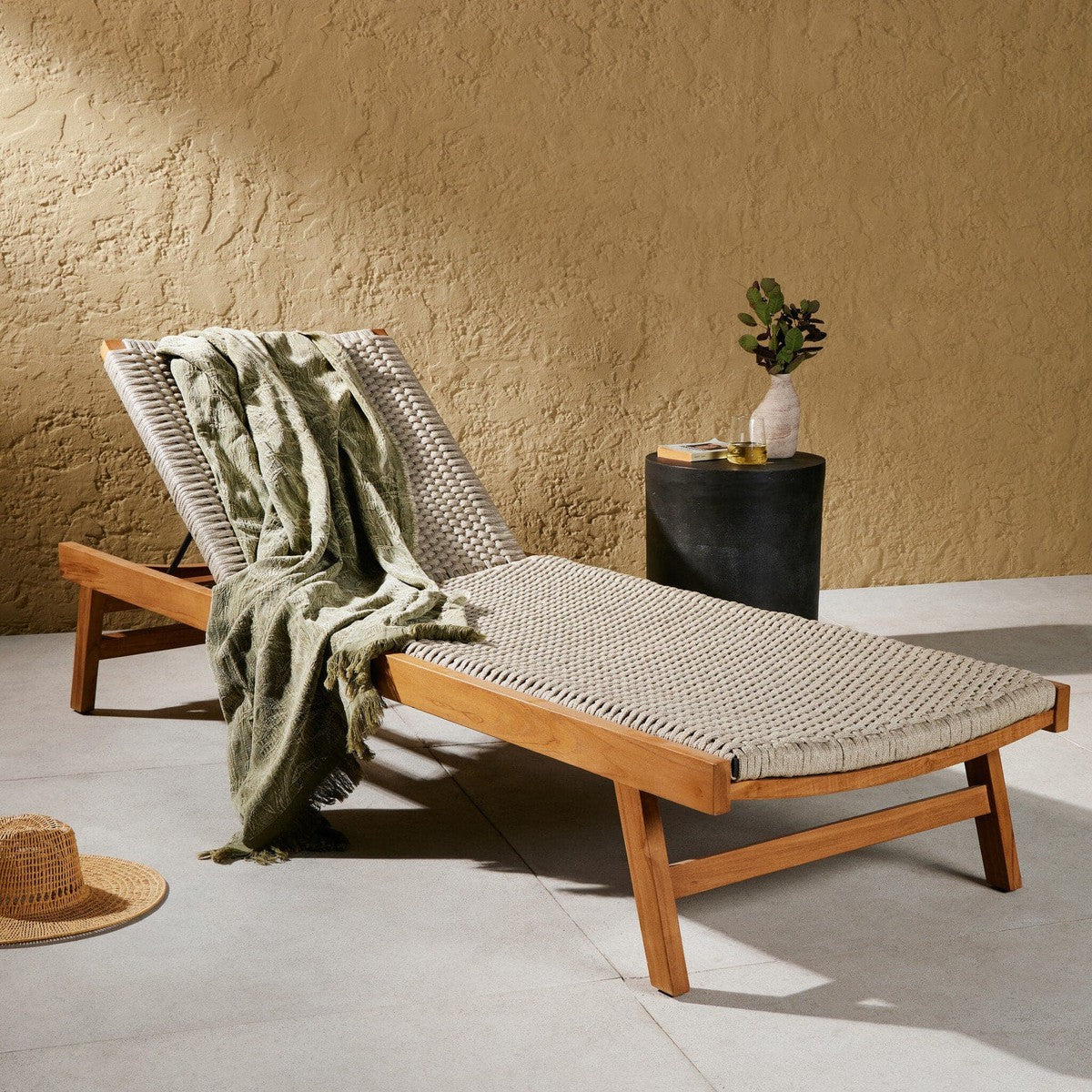 Delano Outdoor Chaise - Ivory Rope