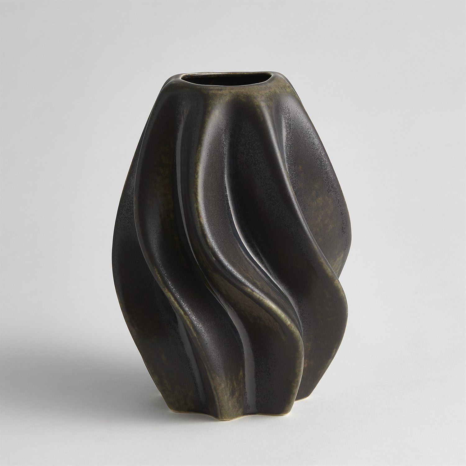 Twist Vase-Global Views-GVSA-JG7.10018-VasesBronze-5-France and Son