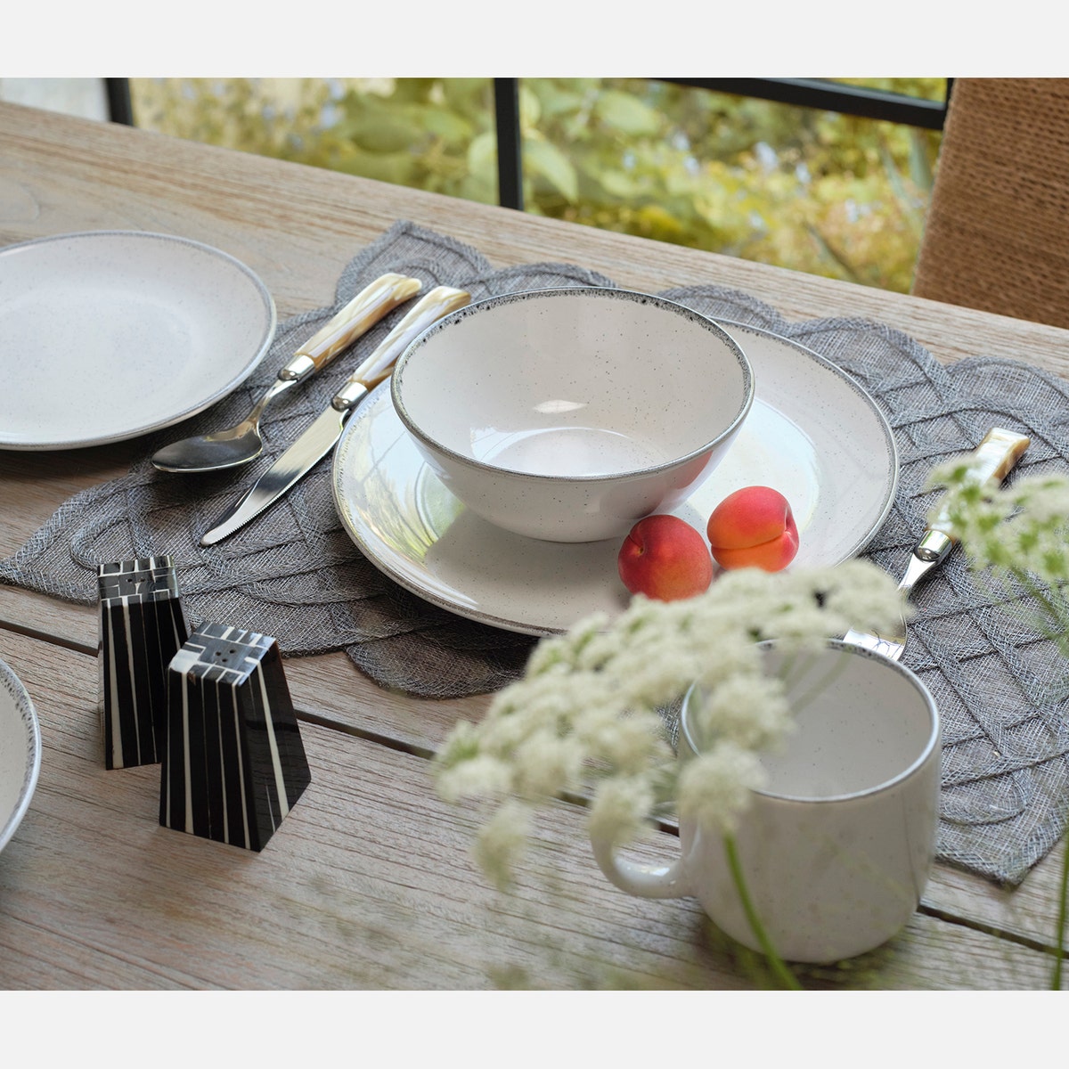 Ines Titanium Woven Rectangular Placemat Abaca Pack/4