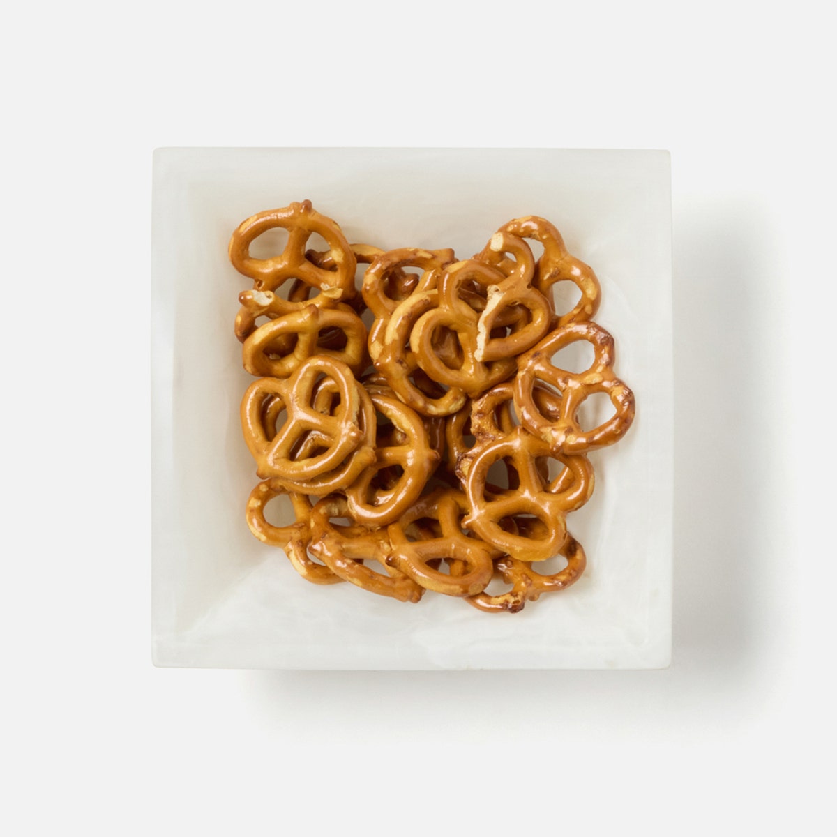 Olena White Swirled Snack Bowl Single Resin Pack/4