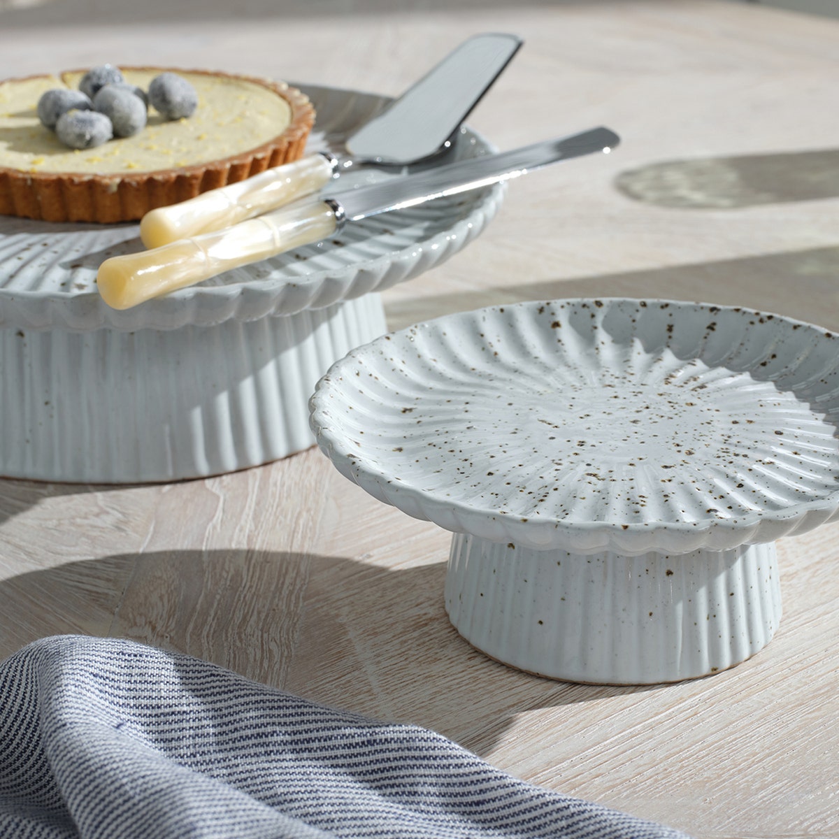 Lulu Ivory/Polished Silver Bamboo 2-Piece Cake Serving Set Acrylic/Stainless Steel Boxed
