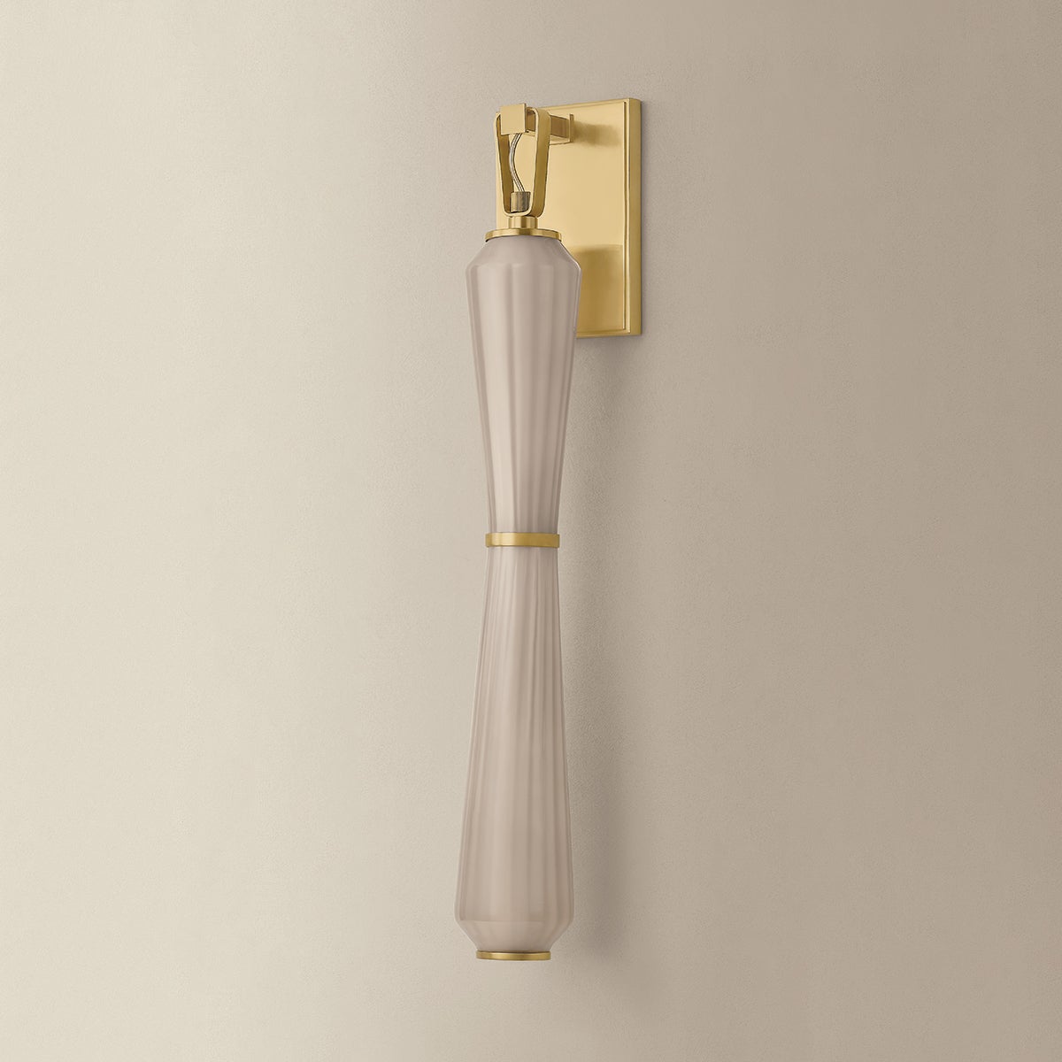 Zircon Bath and Vanity