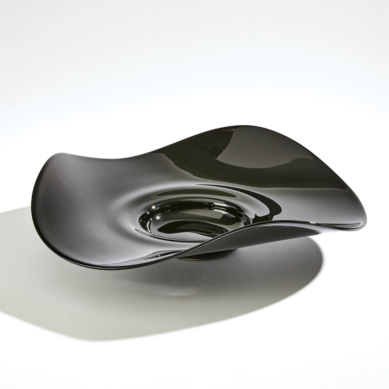 Wavy Edge Bowl-Global Views-GVSA-7.60223-BowlsBlack-3-France and Son