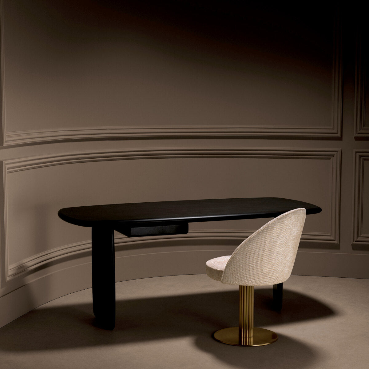 Dining Chair Dorland - Brushed brass finish | axton sand
