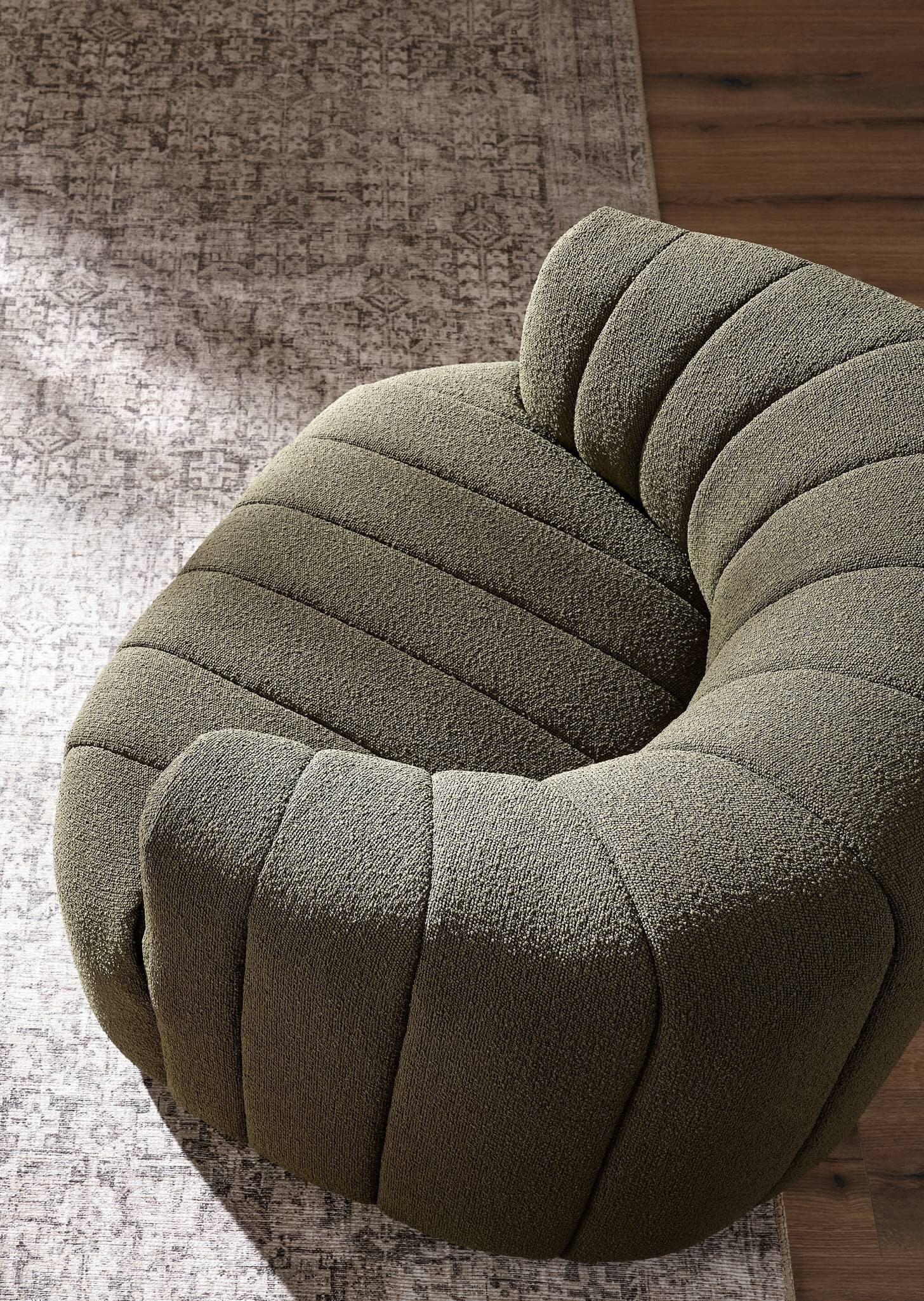 Elliana Swivel Chair - FIQA Boucle Olive