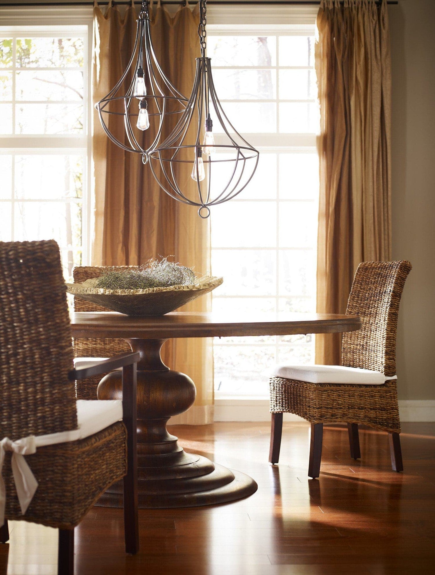 Magnolia Round Dining Table - Dark Oak