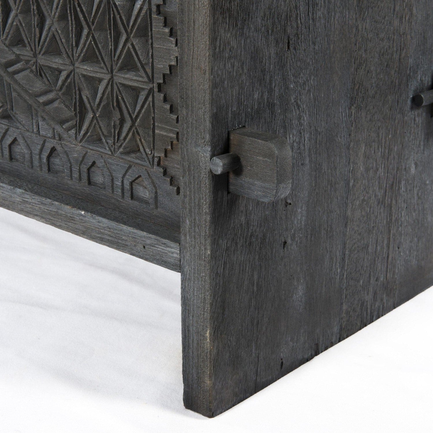 Columbus Trunk Console - Dark Totem