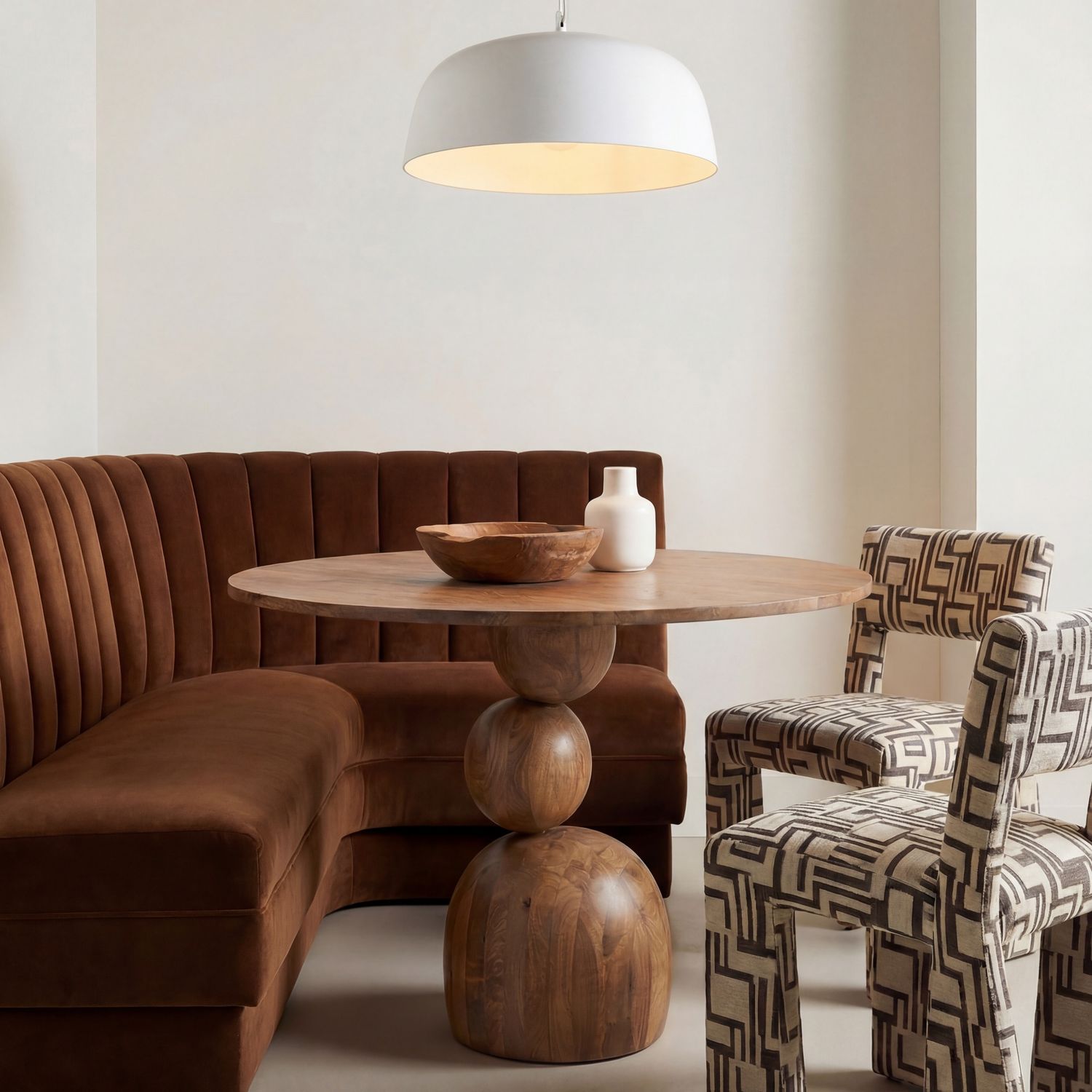 Naksu Dining Table