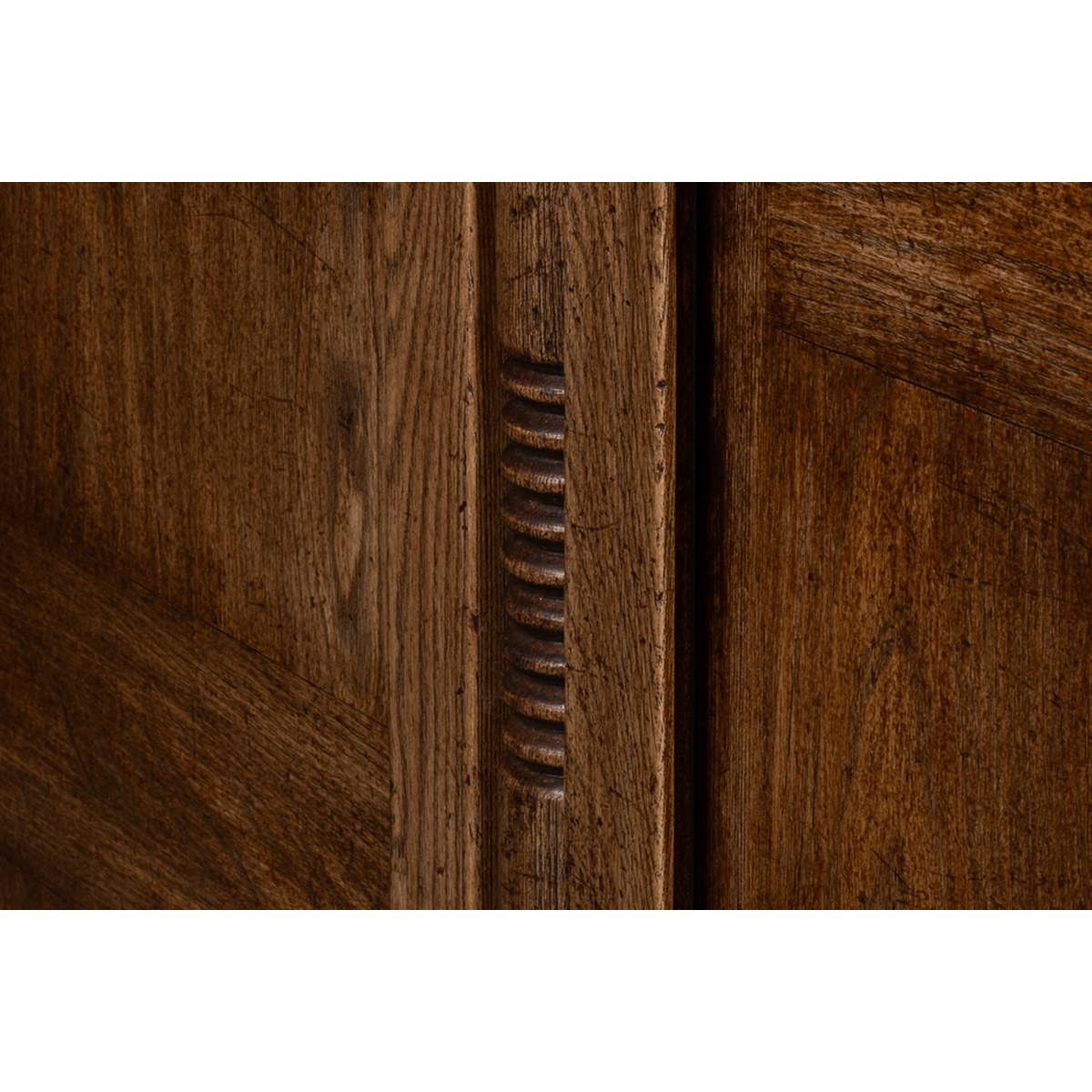 Cotswold Cabinet - detail view