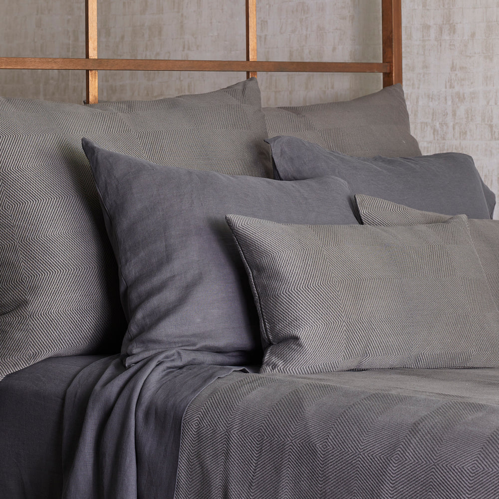 Vector Coverlet-Ann Gish-ANNGISH-COVCK-ECR-BeddingEcru-King-9-France and Son