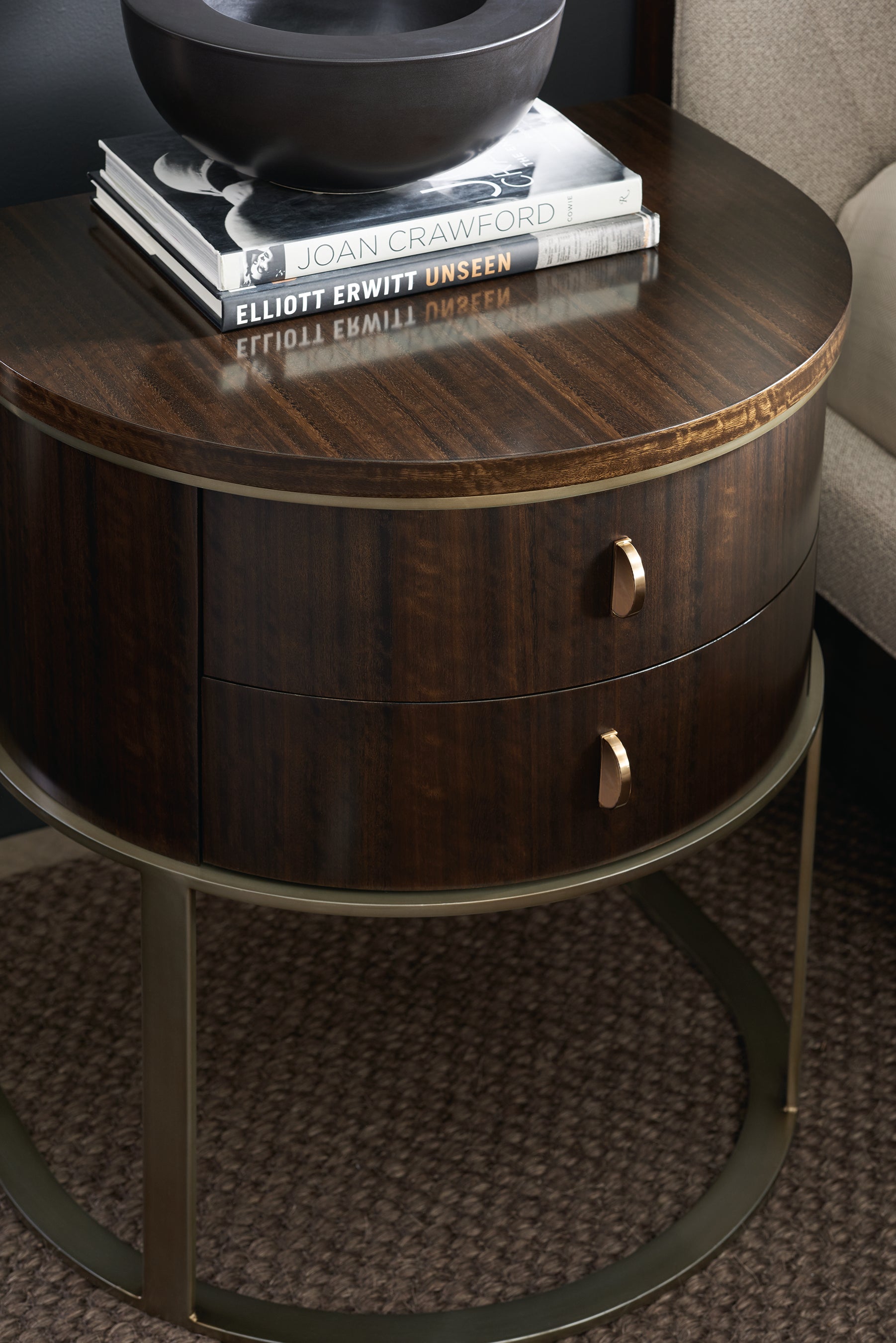 Moderne Nightstand  - Bronze