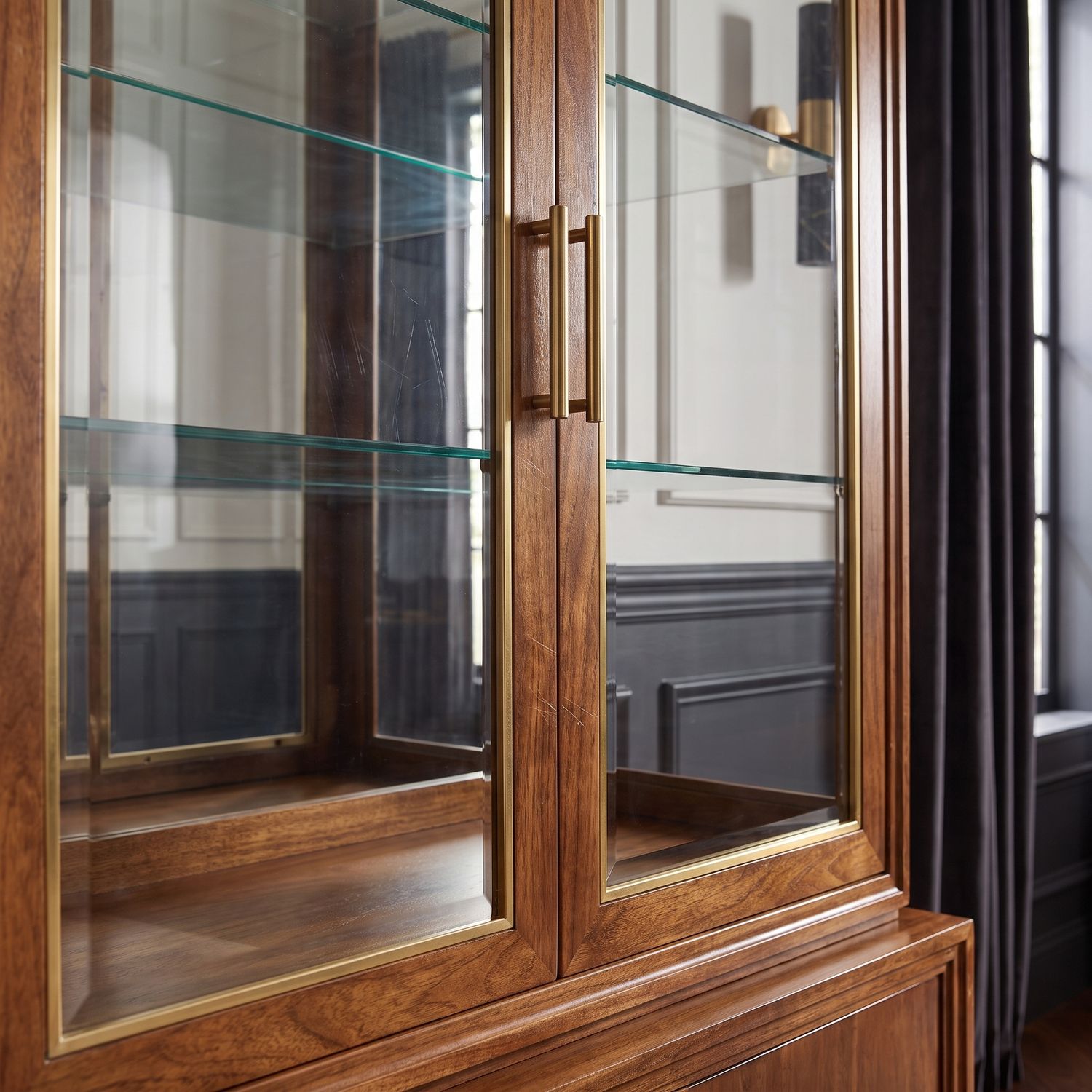 Boulevard Display Curio — Auburn, Burnished Gold